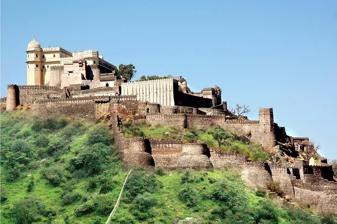 Taxi Udaipur to Kumbhalgarh