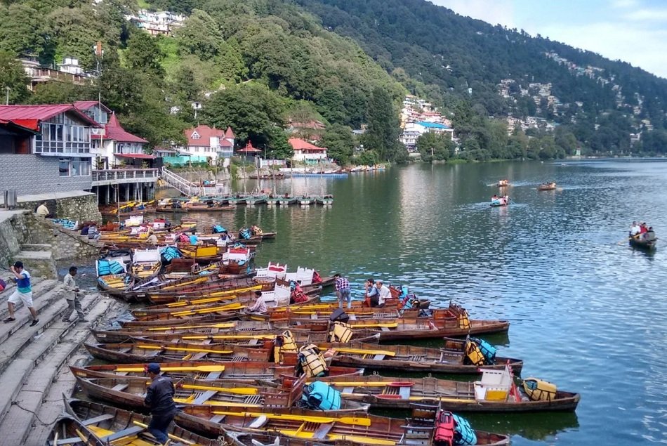 Delhi to Nainital Taxi