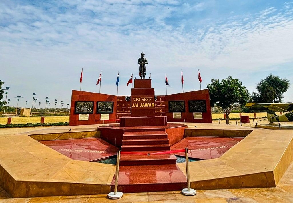 Jaisalmer to longewala taxi